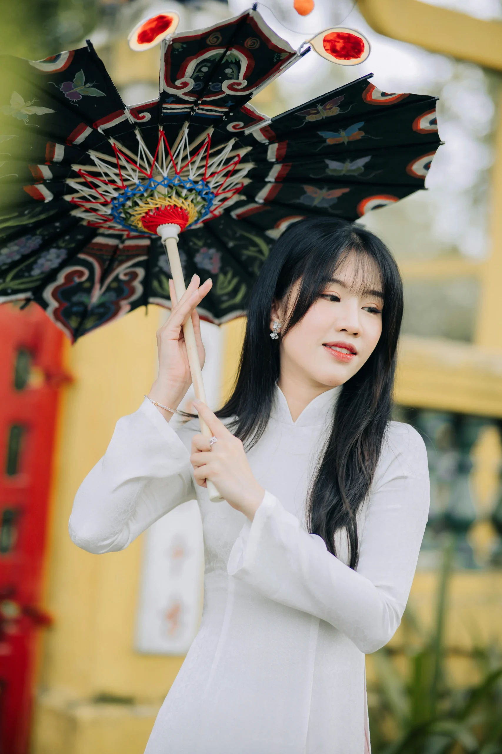 How Do Koreans Slim Their Face?